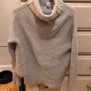 Aritzia turtleneck sweater